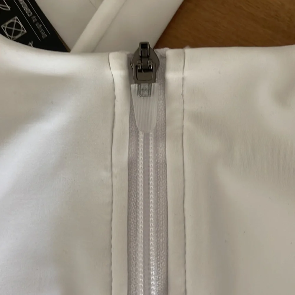 White Front Zip Sports BRA by Cordaw. High Support. Removable pads. Size L. New! - Picture 4 of 9